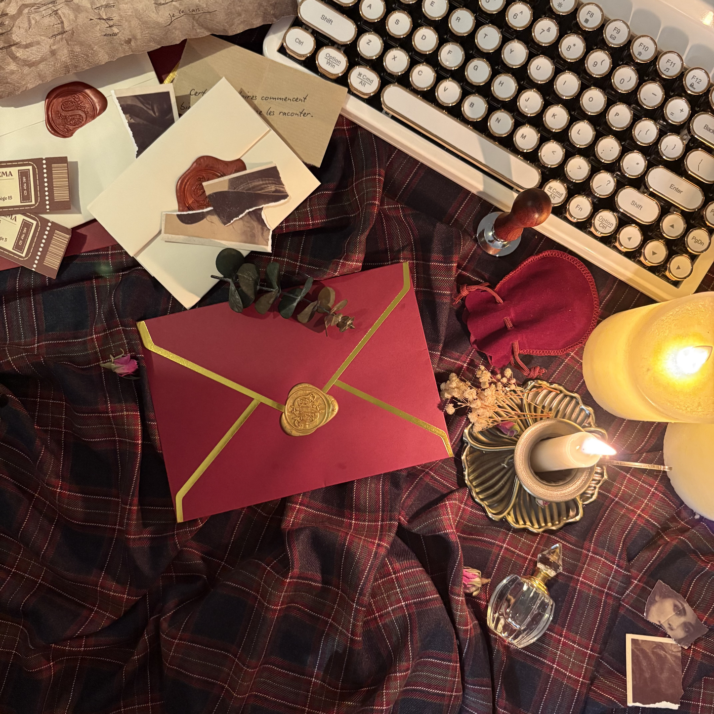 L'Abonnement Annuel — Réminiscences (Paiement unique / Le pack 12 lettres à offrir ou à s'offrir/ Une lettre par mois/ Soit 1 mois OFFERT)