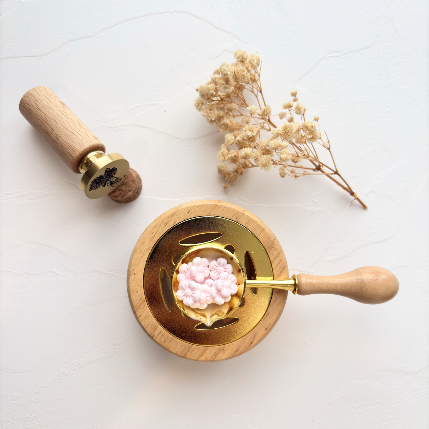 Sealing wax heater