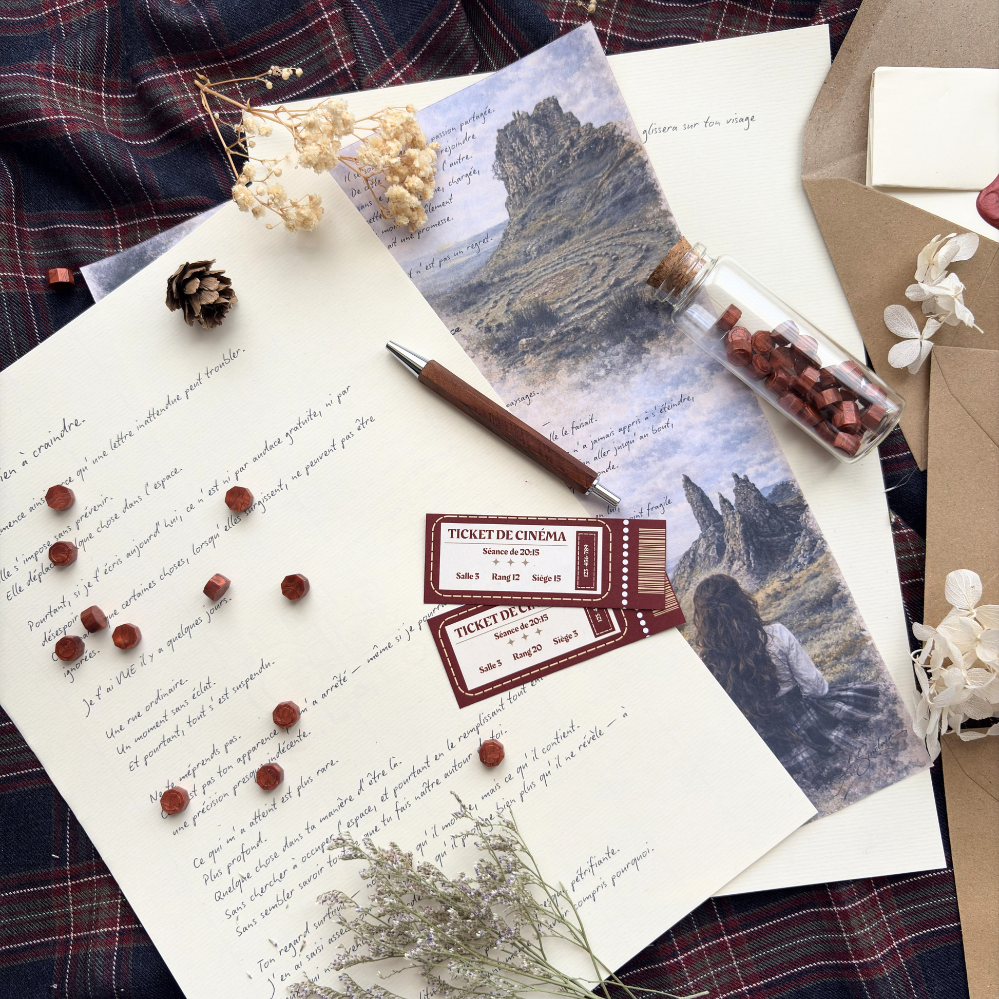 Composition de lettres et objets poétiques pour une saga épistolaire immersive par courrier
